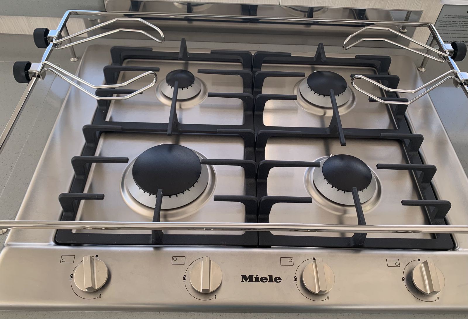 Four-burner gas hob in galley
